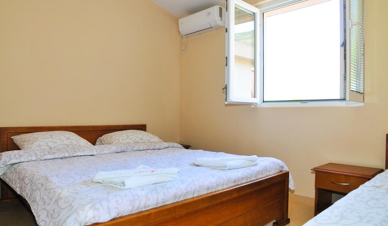 Apartmani Bulajic Tivat Eksteriør billede