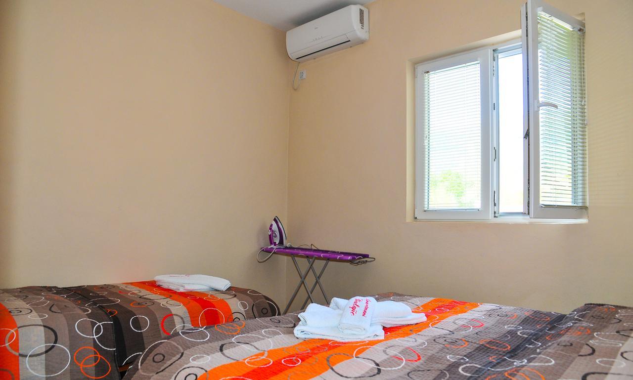 Apartmani Bulajic Tivat Eksteriør billede